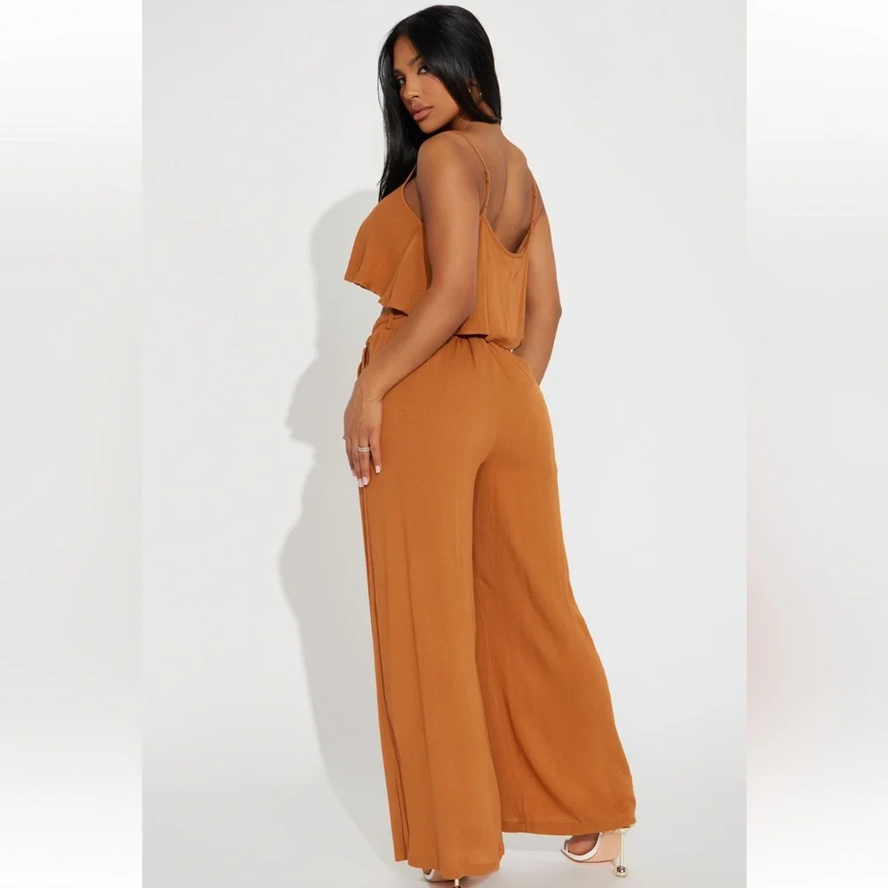 (NWT) Fashion Nova women’s Here Thriving Pant Set. Size Medium. - Picture 2 of 12